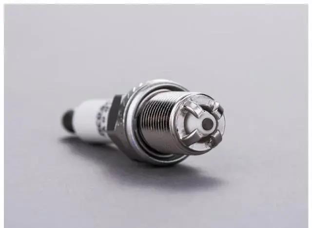 車子出現這3種征兆,是在提醒該換火花塞了-第4張圖片-鄭州市冠恒貿易有限公司【官方網站】-車用潤滑油服務專家 車子出現這3種征兆,是在提醒該換火花塞了-第4張圖片-鄭州市冠恒貿易有限公司【官方網站】-車用潤滑油服務專家